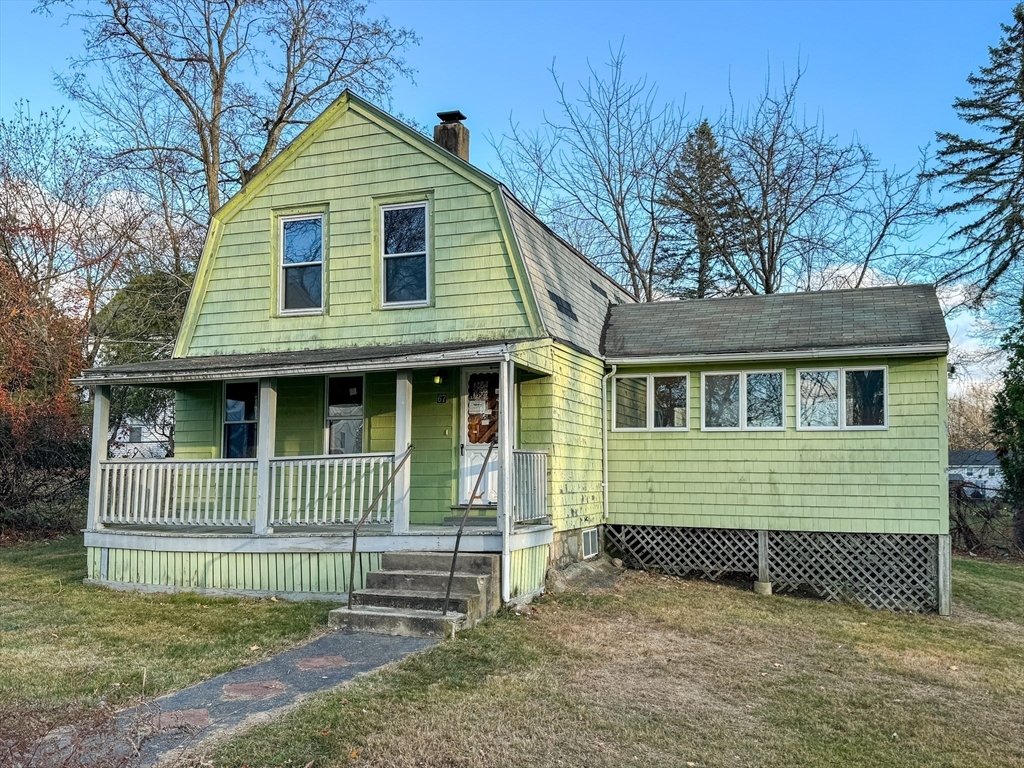 67 Thatcher St, Brockton, Massachusetts, 3 Bedrooms Bedrooms, 6 Rooms Rooms,1 BathroomBathrooms,Residential,For Sale,Thatcher St,73315712