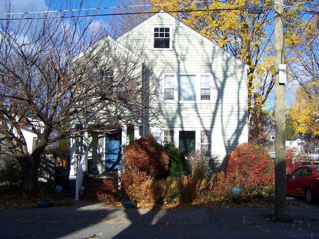 74 Davis Rd, Belmont, Massachusetts, 2 Bedrooms Bedrooms, 4 Rooms Rooms,1 BathroomBathrooms,Residential,For Sale,Davis Rd,73315764