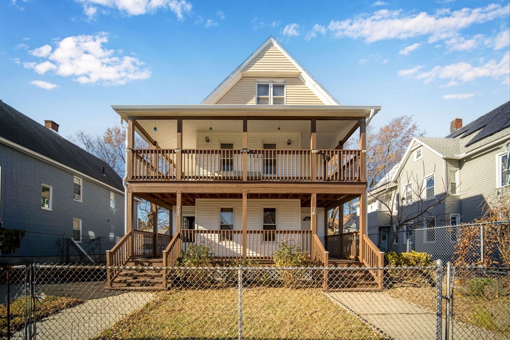 72-74 Cleveland St, Springfield, Massachusetts, 5 Bedrooms Bedrooms, 13 Rooms Rooms,2 BathroomsBathrooms,Residential Income,For Sale,Cleveland St,73315788