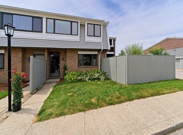 242 Greenbrook Dr, Stoughton, Massachusetts, 2 Bedrooms Bedrooms, 6 Rooms Rooms,1.5 BathroomsBathrooms,Residential,For Sale,Greenbrook Dr,73275522