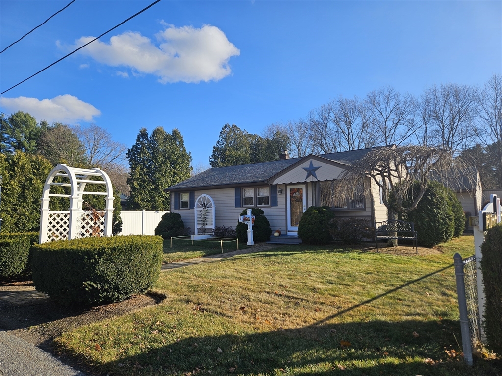 6 Holbrook Rd, Oxford, Massachusetts, 2 Bedrooms Bedrooms, 6 Rooms Rooms,1 BathroomBathrooms,Residential,For Sale,Holbrook Rd,73316066