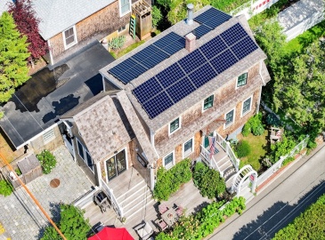 7 Conway Street, Provincetown, Massachusetts, 2 Bedrooms Bedrooms, 4 Rooms Rooms,2.5 BathroomsBathrooms,Residential,For Sale,Conway Street,73193090