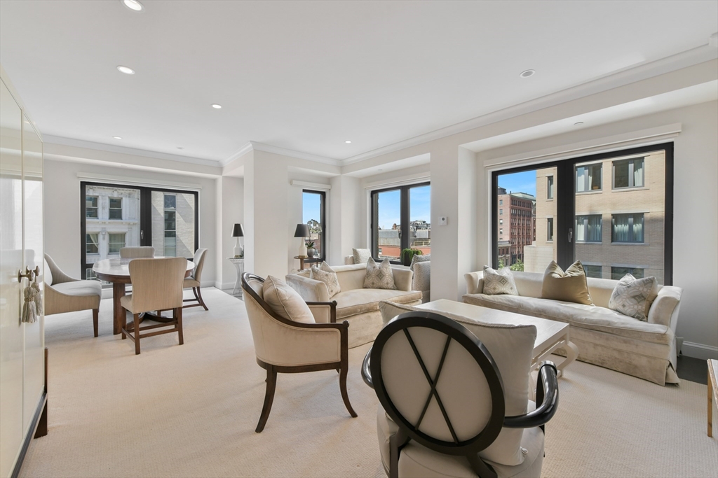 778 Boylston Street, Boston, Massachusetts, 2 Bedrooms Bedrooms, 5 Rooms Rooms,2.5 BathroomsBathrooms,Residential,For Sale,Boylston Street,73256501