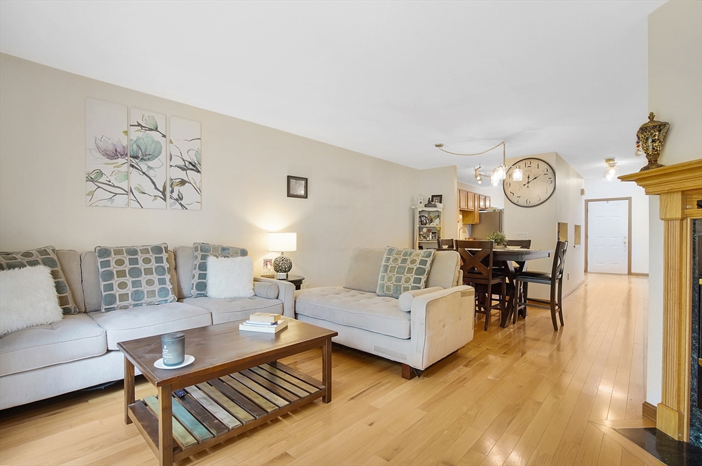 61 Abbey Memorial Dr, Chicopee, Massachusetts, 2 Bedrooms Bedrooms, 4 Rooms Rooms,1.5 BathroomsBathrooms,Residential,For Sale,Abbey Memorial Dr,73260631
