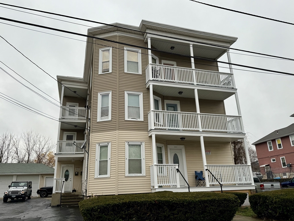 142 Cote Ave, Woonsocket, Rhode Island, 9 Bedrooms Bedrooms, 15 Rooms Rooms,3 BathroomsBathrooms,Residential Income,For Sale,Cote Ave,73316600