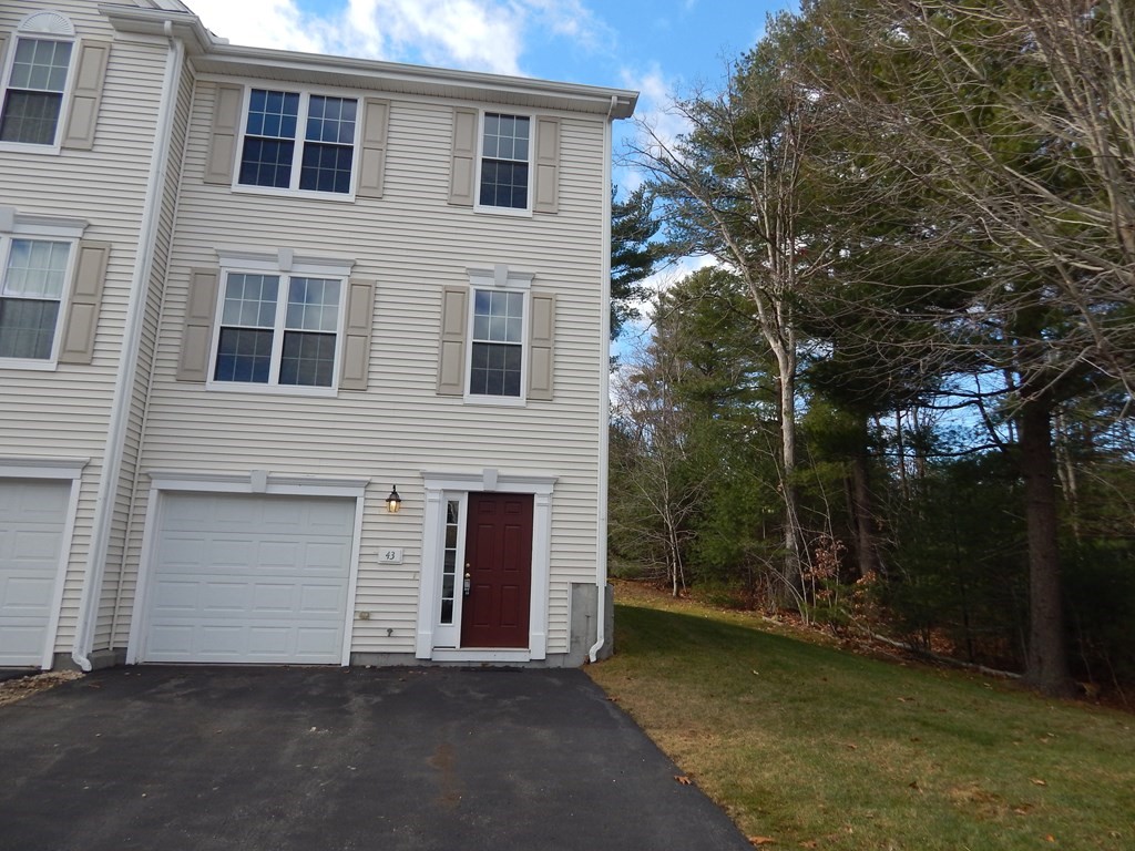 43 Cherry Ln, Grafton, Massachusetts, 2 Bedrooms Bedrooms, 5 Rooms Rooms,2 BathroomsBathrooms,Residential Lease,For Rent,Cherry Ln,73316728