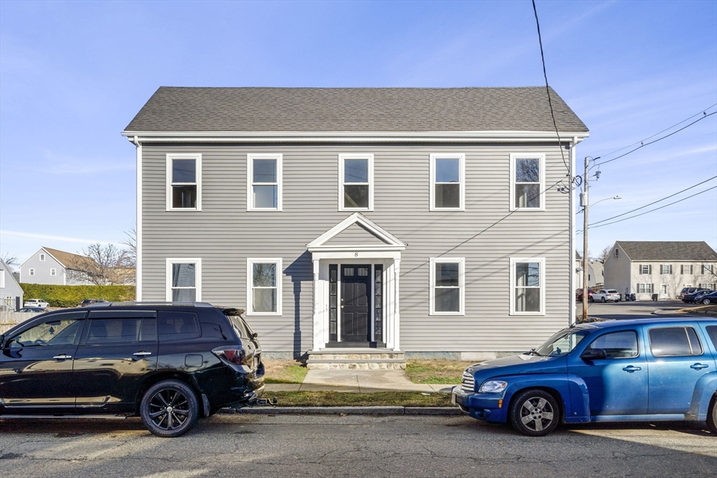 8 Elm St, Peabody, Massachusetts, 4 Bedrooms Bedrooms, 10 Rooms Rooms,2 BathroomsBathrooms,Residential Income,For Sale,Elm St,73316856