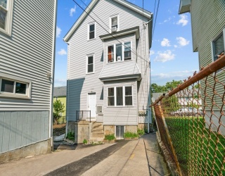 558 Third St., Fall River, Massachusetts, 3 Bedrooms Bedrooms, 6 Rooms Rooms,1 BathroomBathrooms,Residential Lease,For Rent,Third St.,73316871