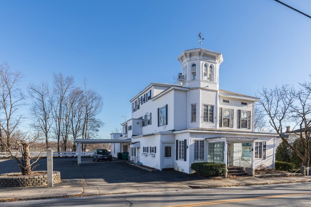 85 Blossom Street, Fitchburg, Massachusetts, 6 Bedrooms Bedrooms, 26 Rooms Rooms,3 BathroomsBathrooms,Residential Income,For Sale,Blossom Street,73317057