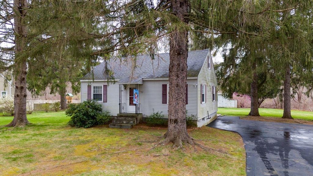 325 Church St, Northborough, Massachusetts, 4 Bedrooms Bedrooms, 7 Rooms Rooms,1 BathroomBathrooms,Residential,For Sale,Church St,73230183