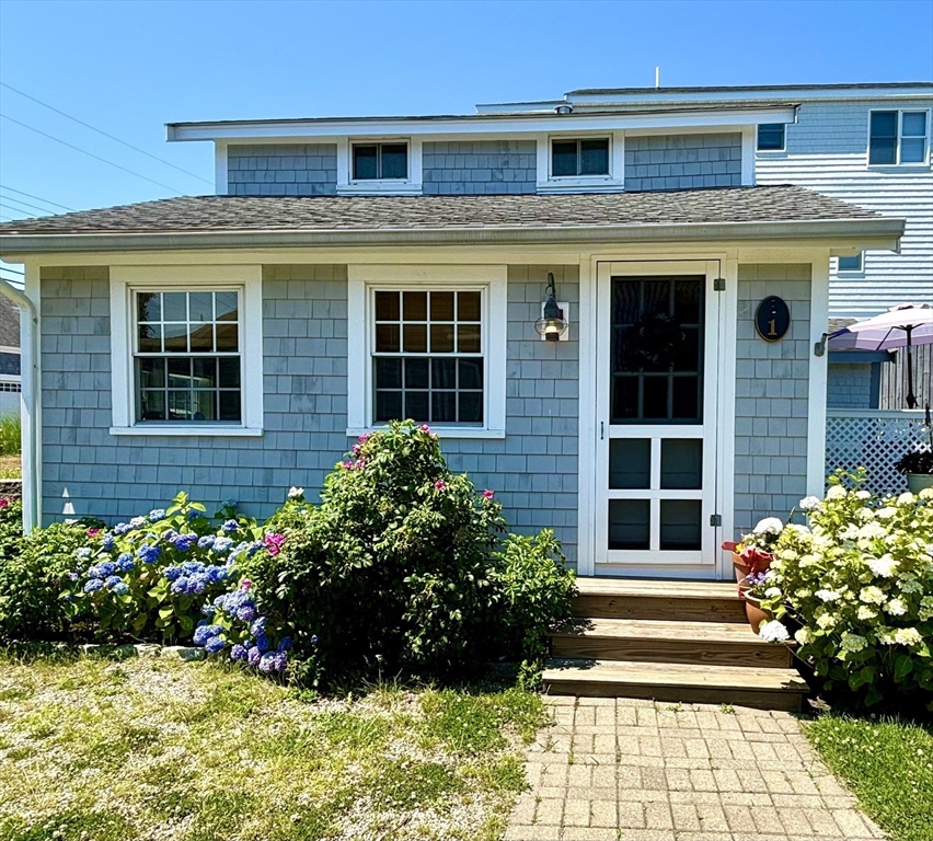 1 Spurr Rd, Bourne, Massachusetts, 3 Bedrooms Bedrooms, 6 Rooms Rooms,1.5 BathroomsBathrooms,Residential,For Sale,Spurr Rd,73257209