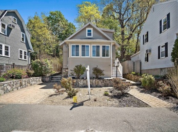 137 Fern Rd, Medford, Massachusetts, 3 Bedrooms Bedrooms, 6 Rooms Rooms,1.5 BathroomsBathrooms,Residential,For Sale,Fern Rd,73220719