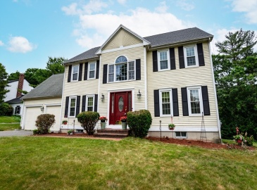 8 Sheehan Way, Foxboro, Massachusetts, 4 Bedrooms Bedrooms, 9 Rooms Rooms,2.5 BathroomsBathrooms,Residential,For Sale,Sheehan Way,73251113