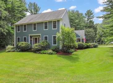 2 Ryans Ln, Duxbury, Massachusetts, 4 Bedrooms Bedrooms, 8 Rooms Rooms,3.5 BathroomsBathrooms,Residential,For Sale,Ryans Ln,73268789