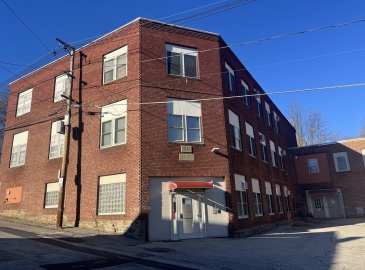 205 Chapin St, Southbridge, Massachusetts, 1 Bedroom Bedrooms, 3 Rooms Rooms,1 BathroomBathrooms,Residential Lease,For Rent,Chapin St,73312292