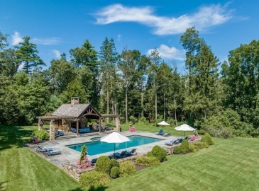 920 Highland Street, Hamilton, Massachusetts, 7 Bedrooms Bedrooms, 19 Rooms Rooms,5.5 BathroomsBathrooms,Residential,For Sale,Highland Street,73169534