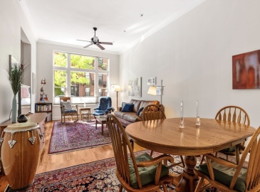 10 Bowdoin St, Boston, Massachusetts, 2 Bedrooms Bedrooms, 4 Rooms Rooms,2.5 BathroomsBathrooms,Residential,For Sale,Bowdoin St,73287104
