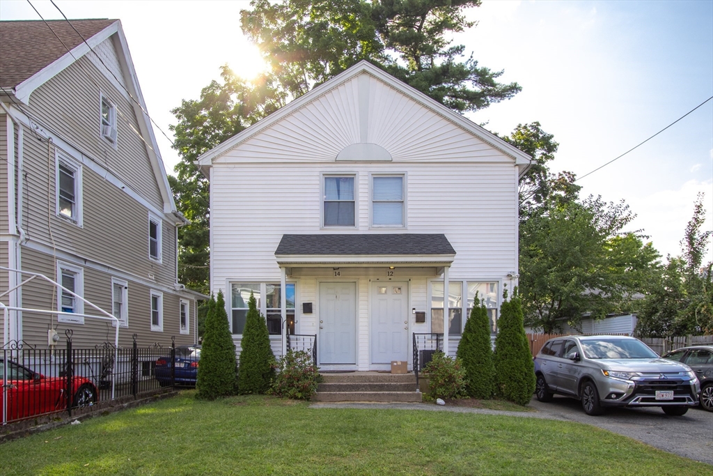 12-14 Sylvan St, Springfield, Massachusetts, 4 Bedrooms Bedrooms, 8 Rooms Rooms,3 BathroomsBathrooms,Residential Income,For Sale,Sylvan St,73288188
