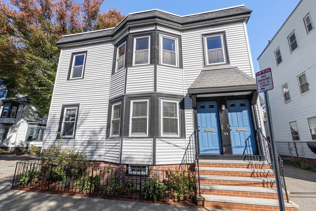 27-29 Knapp St, Somerville, Massachusetts, 5 Bedrooms Bedrooms, 10 Rooms Rooms,2 BathroomsBathrooms,Residential Income,For Sale,Knapp St,73304979