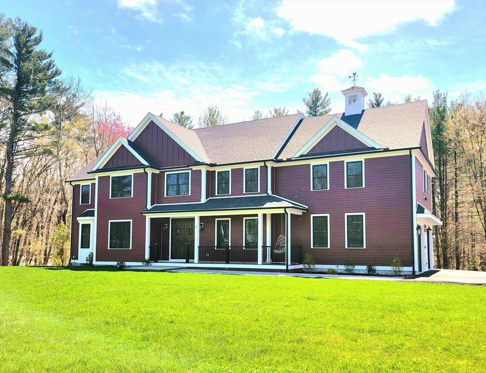 17 Charles Street, North Reading, Massachusetts, 4 Bedrooms Bedrooms, 14 Rooms Rooms,6.5 BathroomsBathrooms,Residential,For Sale,Charles Street,73227862