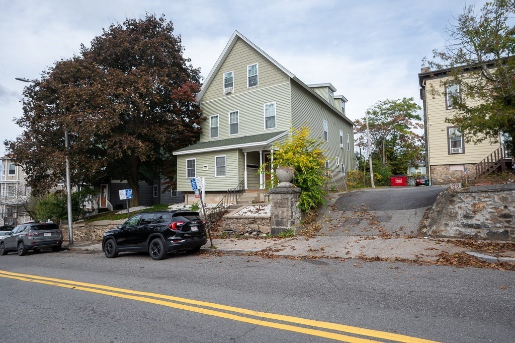 83 Prospect St, Worcester, Massachusetts, 9 Bedrooms Bedrooms, 15 Rooms Rooms,4 BathroomsBathrooms,Residential Income,For Sale,Prospect St,73302959