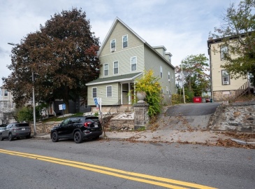 83 Prospect St, Worcester, Massachusetts, 9 Bedrooms Bedrooms, 15 Rooms Rooms,4 BathroomsBathrooms,Residential Income,For Sale,Prospect St,73302959