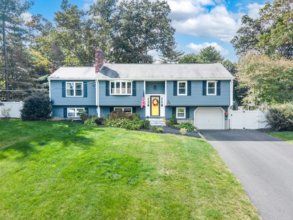 87 Peters Way, North Attleboro, Massachusetts, 3 Bedrooms Bedrooms, 7 Rooms Rooms,1.5 BathroomsBathrooms,Residential,For Sale,Peters Way,73285081