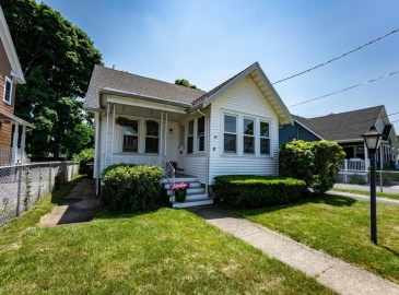 48 Standish St, Weymouth, Massachusetts, 3 Bedrooms Bedrooms, 5 Rooms Rooms,1 BathroomBathrooms,Residential,For Sale,Standish St,73254290