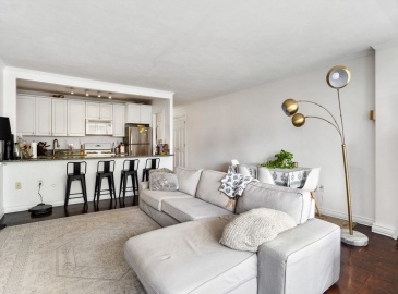 6 Whittier Pl, Boston, Massachusetts, 2 Rooms Rooms,1 BathroomBathrooms,Residential,For Sale,Whittier Pl,73274545