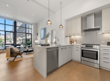 40 Traveler St, Boston, Massachusetts, 2 Bedrooms Bedrooms, 4 Rooms Rooms,2 BathroomsBathrooms,Residential,For Sale,Traveler St,73287128