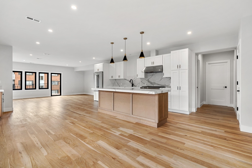 832 E Third, Boston, Massachusetts, 4 Bedrooms Bedrooms, 7 Rooms Rooms,3.5 BathroomsBathrooms,Residential,For Sale,E Third,73251899