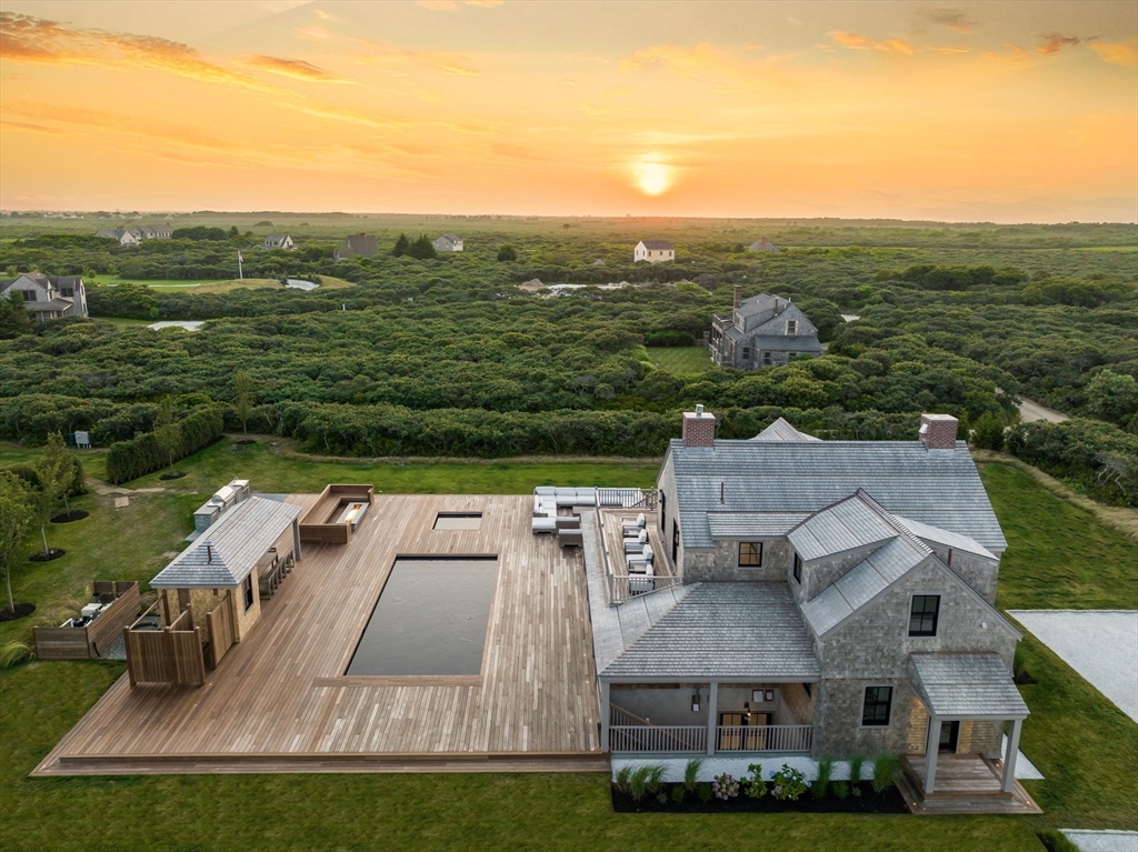 30 Devon, Nantucket, Massachusetts, 5 Bedrooms Bedrooms, 10 Rooms Rooms,5 BathroomsBathrooms,Residential Lease,For Rent,Devon,73320527