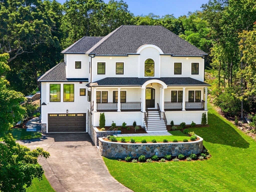 200 Salem Street, Swampscott, Massachusetts, 4 Bedrooms Bedrooms, 11 Rooms Rooms,3 BathroomsBathrooms,Residential,For Sale,Salem Street,73284065