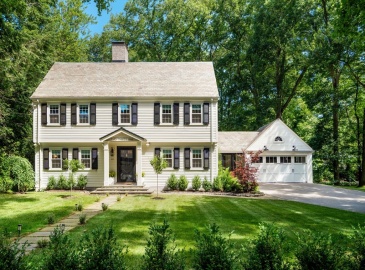 235 Woodland Road, Brookline, Massachusetts, 4 Bedrooms Bedrooms, 9 Rooms Rooms,3.5 BathroomsBathrooms,Residential,For Sale,Woodland Road,73265415
