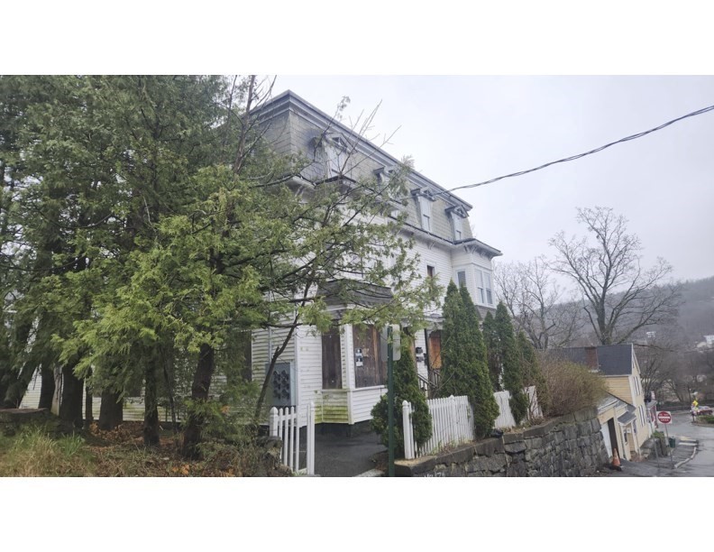 13-15 Chestnut Street, Fitchburg, Massachusetts, 17 Bedrooms Bedrooms, ,5 BathroomsBathrooms,Residential Income,For Sale,Chestnut Street,73225934