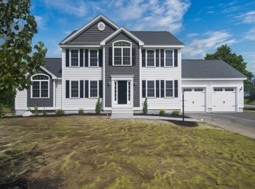 78 Berube Lane, Dracut, Massachusetts, 4 Bedrooms Bedrooms, 8 Rooms Rooms,2.5 BathroomsBathrooms,Residential,For Sale,Berube Lane,73197265