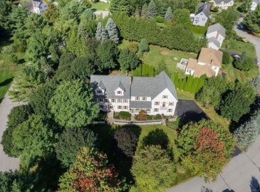 2 Messinia Drive, Andover, Massachusetts, 5 Bedrooms Bedrooms, 14 Rooms Rooms,3.5 BathroomsBathrooms,Residential,For Sale,Messinia Drive,73288424