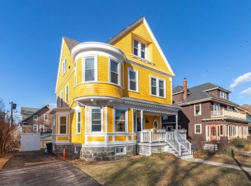 10 Centervale Park, Boston, Massachusetts, 6 Bedrooms Bedrooms, 11 Rooms Rooms,3 BathroomsBathrooms,Residential,For Sale,Centervale Park,73204199
