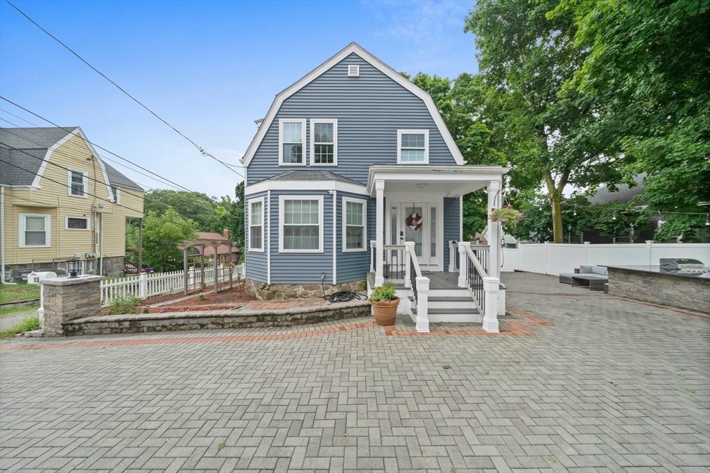 10 Elm Ter, Braintree, Massachusetts, 3 Bedrooms Bedrooms, 10 Rooms Rooms,3 BathroomsBathrooms,Residential,For Sale,Elm Ter,73284701