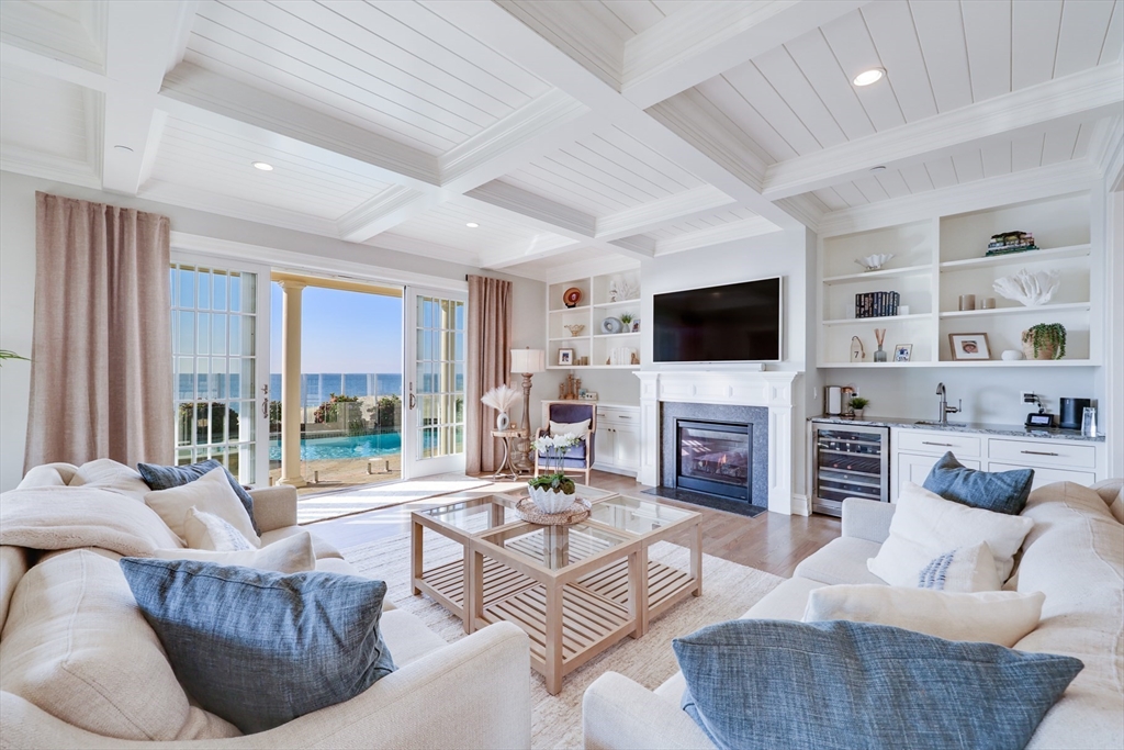 42 Coastline Dr, Mashpee, Massachusetts, 6 Bedrooms Bedrooms, 8 Rooms Rooms,5.5 BathroomsBathrooms,Residential,For Sale,Coastline Dr,73290041