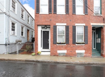 31 Division St, Chelsea, Massachusetts, 2 Bedrooms Bedrooms, 4 Rooms Rooms,1 BathroomBathrooms,Residential,For Sale,Division St,73288751