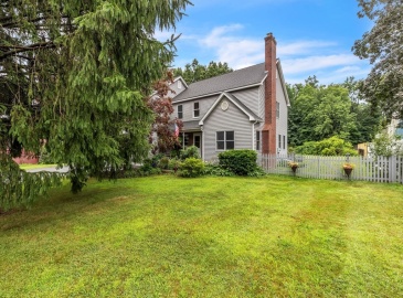 64 Ridgewood Ter, Northampton, Massachusetts, 4 Bedrooms Bedrooms, 12 Rooms Rooms,3.5 BathroomsBathrooms,Residential,For Sale,Ridgewood Ter,73287013