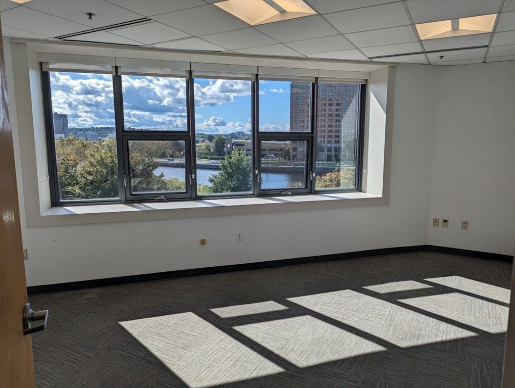 810 Memorial Dr, Cambridge, Massachusetts, ,Commercial Lease,For Rent,Memorial Dr,73322686