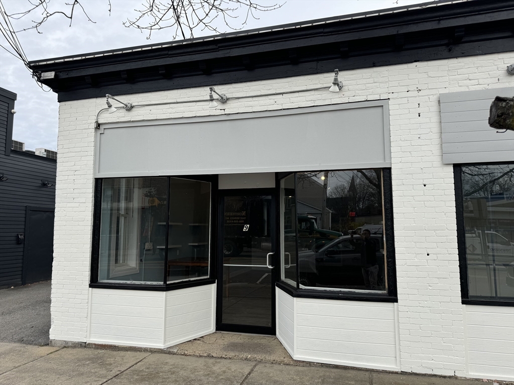 1 W Main St, Georgetown, Massachusetts, ,Commercial Lease,For Rent,W Main St,73322628