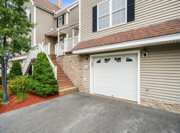112 Pinewood Dr, Gardner, Massachusetts, 2 Bedrooms Bedrooms, 6 Rooms Rooms,2.5 BathroomsBathrooms,Residential,For Sale,Pinewood Dr,73285697