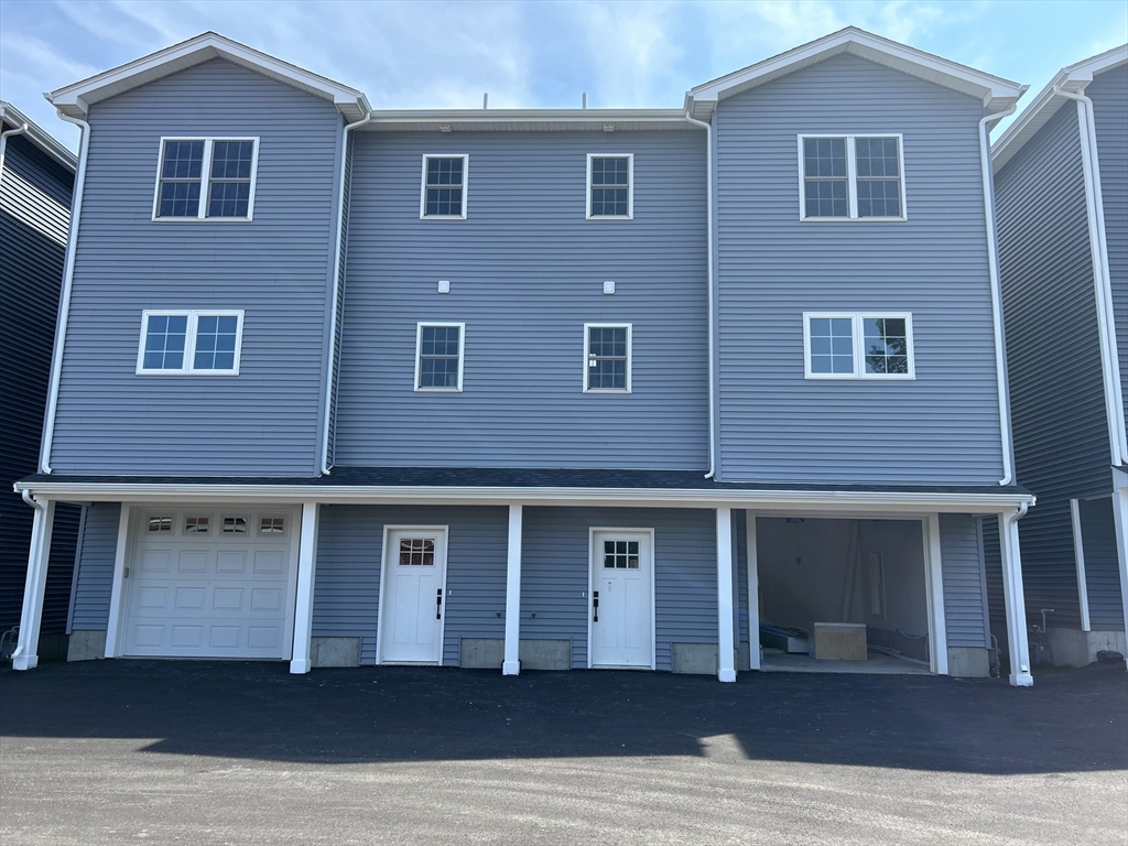 60 Garside St, Fall River, Massachusetts, 3 Bedrooms Bedrooms, 8 Rooms Rooms,2.5 BathroomsBathrooms,Residential,For Sale,Garside St,73256070