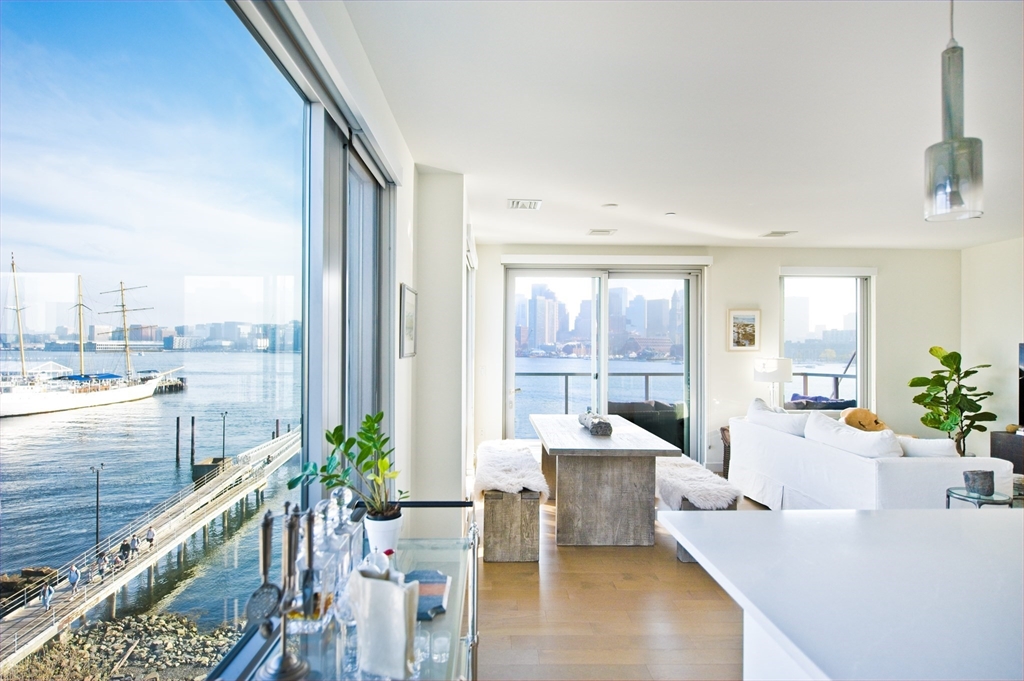 45 Lewis St, Boston, Massachusetts, 2 Bedrooms Bedrooms, 4 Rooms Rooms,2 BathroomsBathrooms,Residential,For Sale,Lewis St,73215935