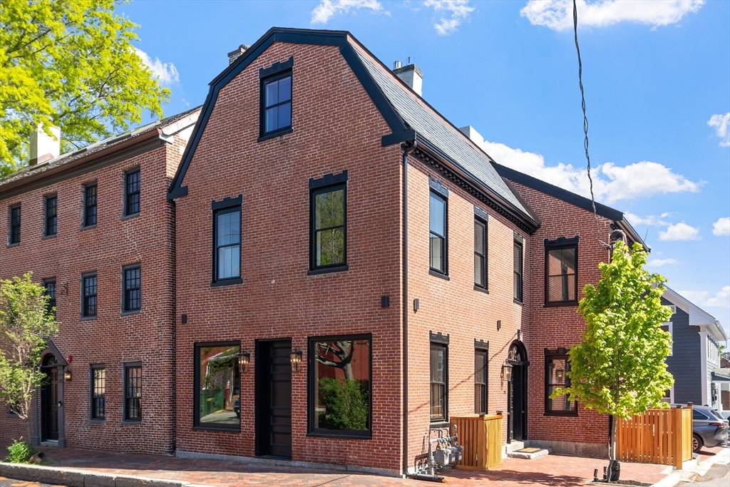 24 Center St, Newburyport, Massachusetts, ,Commercial Lease,For Rent,Center St,73289353