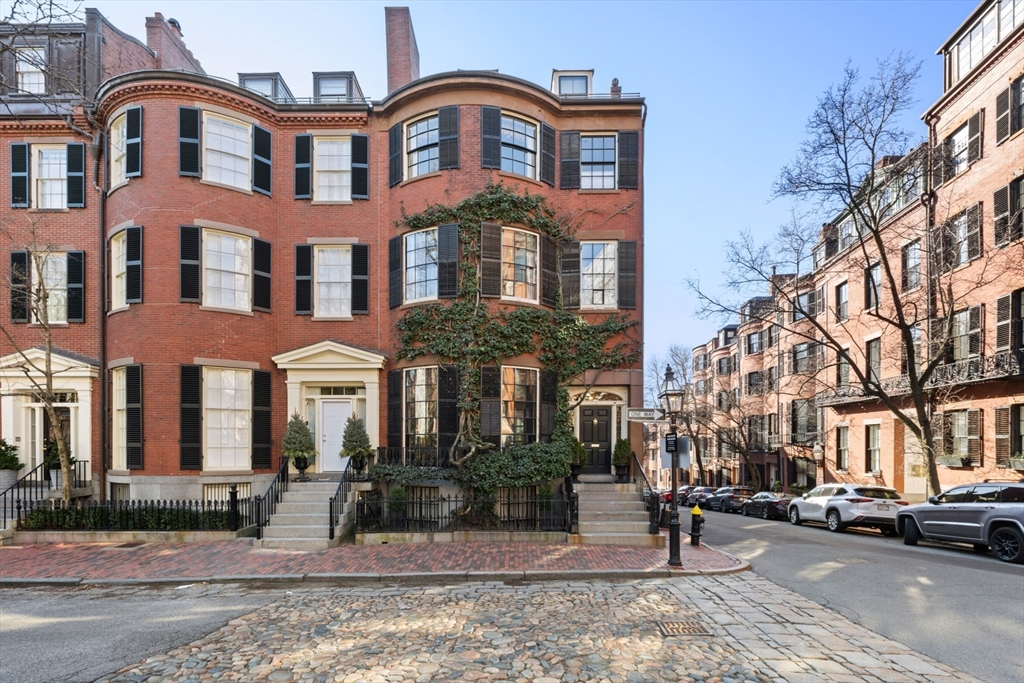 22 Louisburg Square, Boston, Massachusetts, 4 Bedrooms Bedrooms, 12 Rooms Rooms,6 BathroomsBathrooms,Residential,For Sale,Louisburg Square,73323358