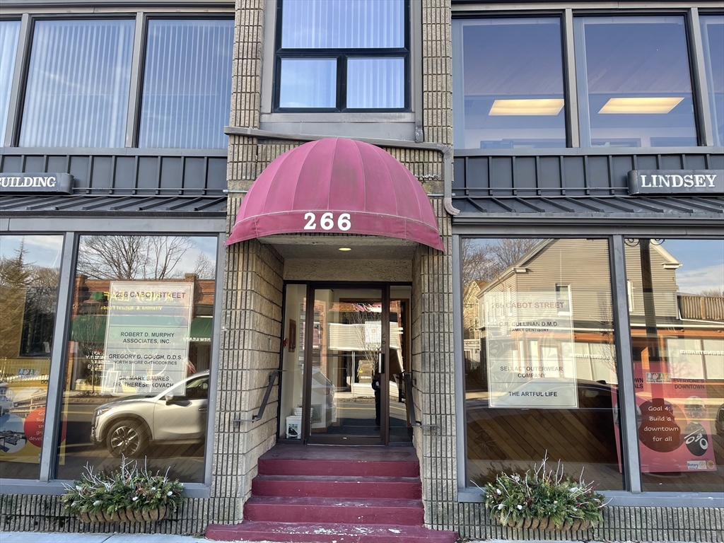 266 Cabot Street, Beverly, Massachusetts, ,Commercial Lease,For Rent,Cabot Street,73227576